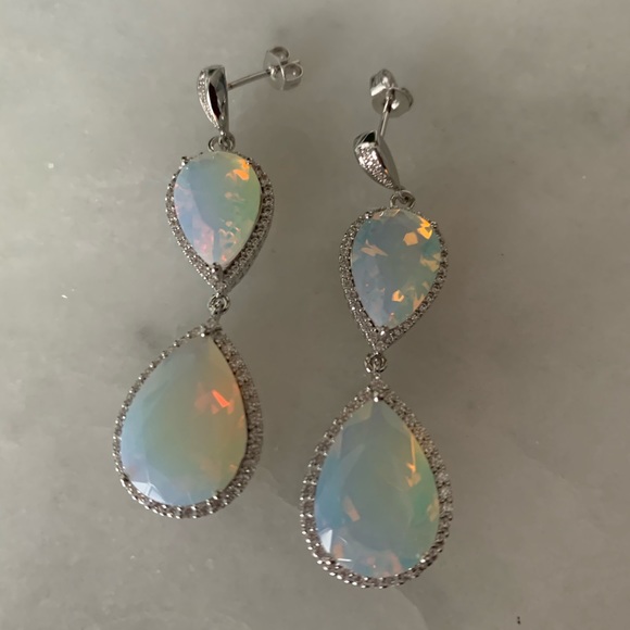 Gorgeous white opal earrings - Picture 3 of 5